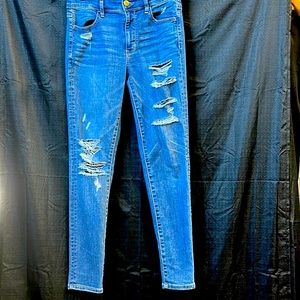 ‼️American Eagle Distressed size 8 Regular fit straight leg Jeans